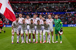 Kasper Schmeichel  (Danmark), Joachim Andersen  (Danmark), Jannik Vestergaard  (Danmark), Andreas Christensen  (Danmark), Rasmus Hjlund  (Danmark), Andreas Skov Olsen  (Danmark), Mikkel Damsgaard  (Danmark), Victor Kristiansen  (Danmark), Alexander Bah  (Danmark), Morten Hjulmand  (Danmark), Pierre Emilie Hjbjerg  (Danmark)