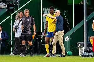 Emmanuel Yeboah  (Brndby IF), Jesper Srensen, cheftrner  (Brndby IF)