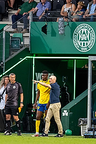 Emmanuel Yeboah  (Brndby IF), Jesper Srensen, cheftrner  (Brndby IF)