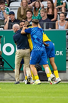 Jesper Srensen, cheftrner  (Brndby IF), Emmanuel Yeboah, mlscorer  (Brndby IF)