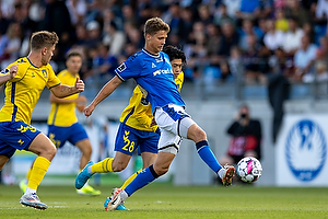 Casper Winther  (Lyngby BK), Yuito Suzuki  (Brndby IF)