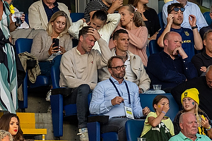 Ole Palm, direktr (Brndby IF), Daniel Agger, assistenttrner  (Danmark), Morten Wieghorst, cheftrner  (Danmark)