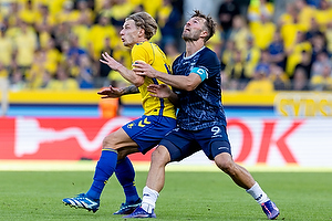 Daniel Wass  (Brndby IF), Patrik Mortensen, anfrer  (Agf)