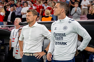 Lars Knudsen, cheftrner  (Danmark), Daniel Agger, assistenttrner  (Danmark)