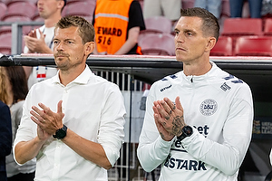 Lars Knudsen, cheftrner  (Danmark), Daniel Agger, assistenttrner  (Danmark)