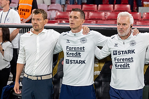 Lars Knudsen, cheftrner  (Danmark), Daniel Agger, assistenttrner  (Danmark)