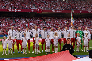 Kasper Schmeichel  (Danmark), Joachim Andersen  (Danmark), Jannik Vestergaard  (Danmark), Albert Grnbk  (Danmark), Christian Eriksen  (Danmark), Rasmus Kristensen  (Danmark), Christian Nrgaard  (Danmark), Victor Kristiansen  (Danmark), Alexander Bah  (Danmark), Yussuf Poulsen  (Danmark), Pierre Emilie Hjbjerg  (Danmark)