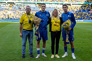 Mileta Rajovic  (Brndby IF), Stijn Spierings  (Brndby IF), Peter Nielsen, brndby support  (Brndby IF)