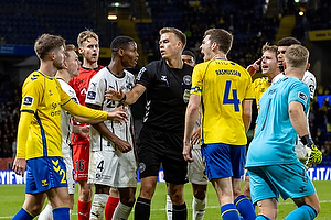 Ousmane Diao  (FC Midtjylland), Patrick Pentz  (Brndby IF), Jacob Rasmussen  (Brndby IF), Jacob Karlsen, Dommer